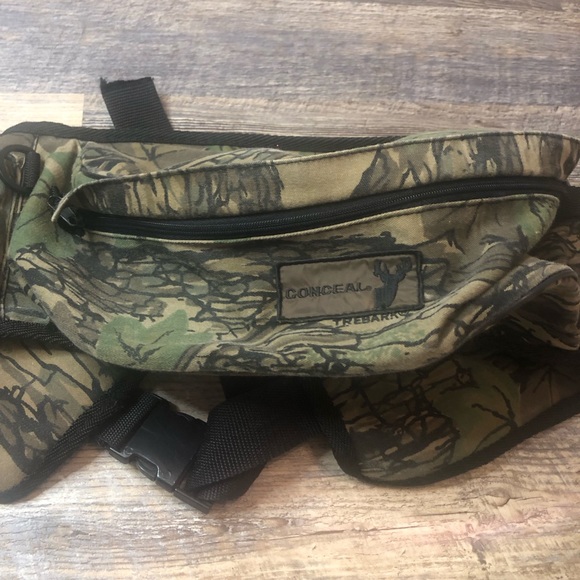 Conceal TreeBark Camo Camouflage Fanny Pack Concealed Carry Hunting multi pocket - Picture 2 of 11